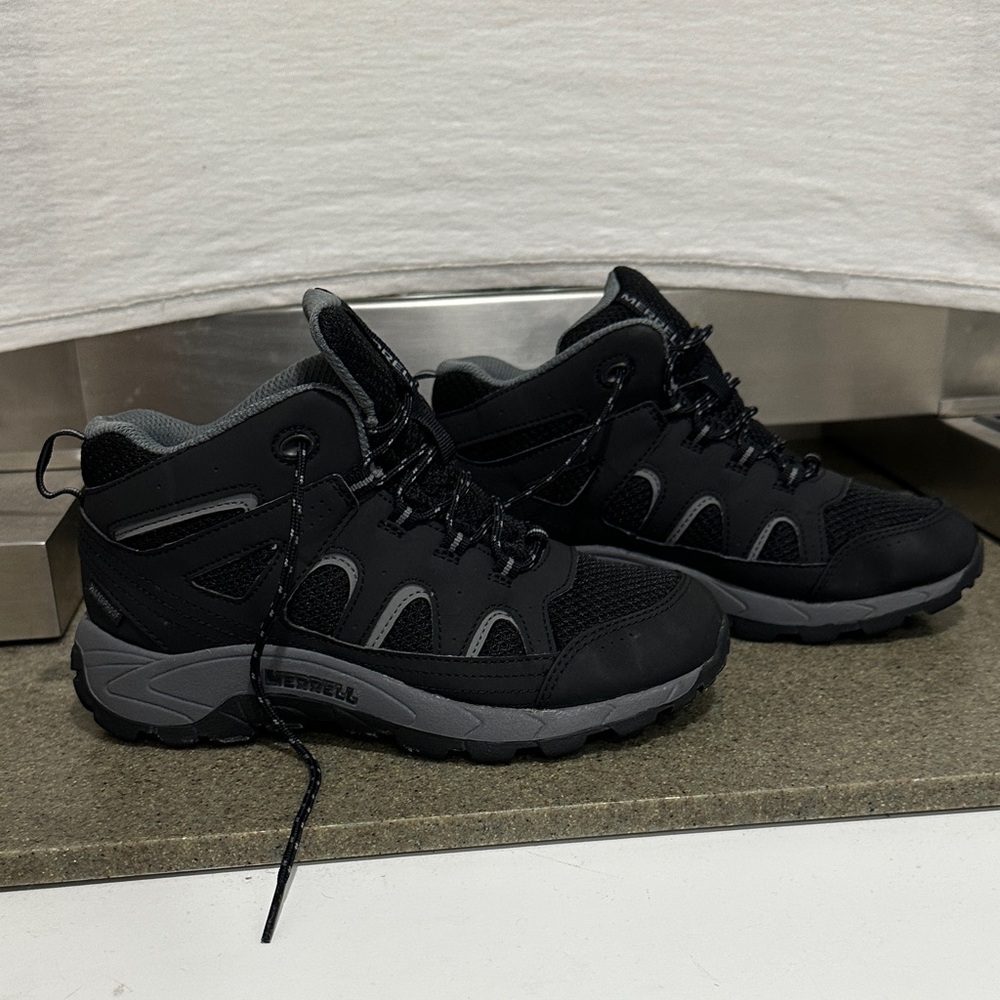Merrell Black Outdoor Boots - Picture 2 of 6